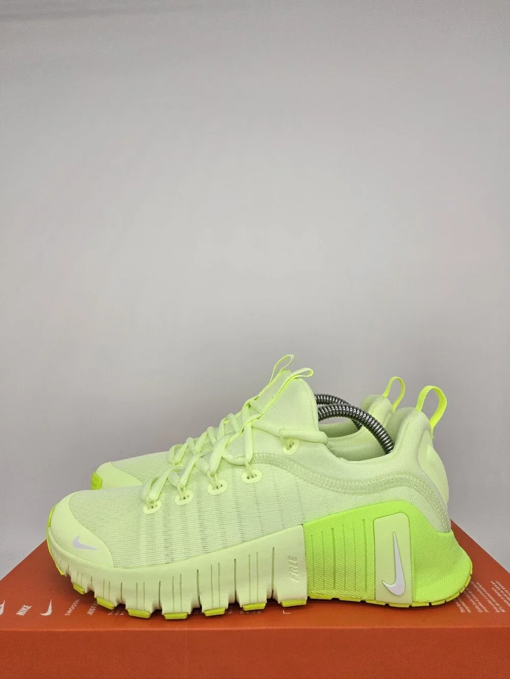 Nike Women's Free Metcon 6 Barely Volt Glow White Workout Shoes Size 8.5